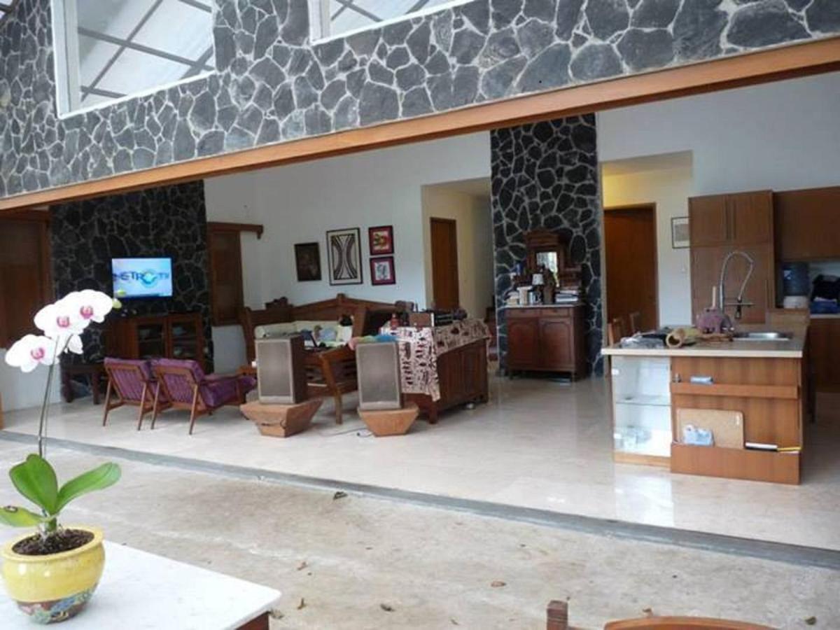 Ronia Mountain Villa Lembang - Housity