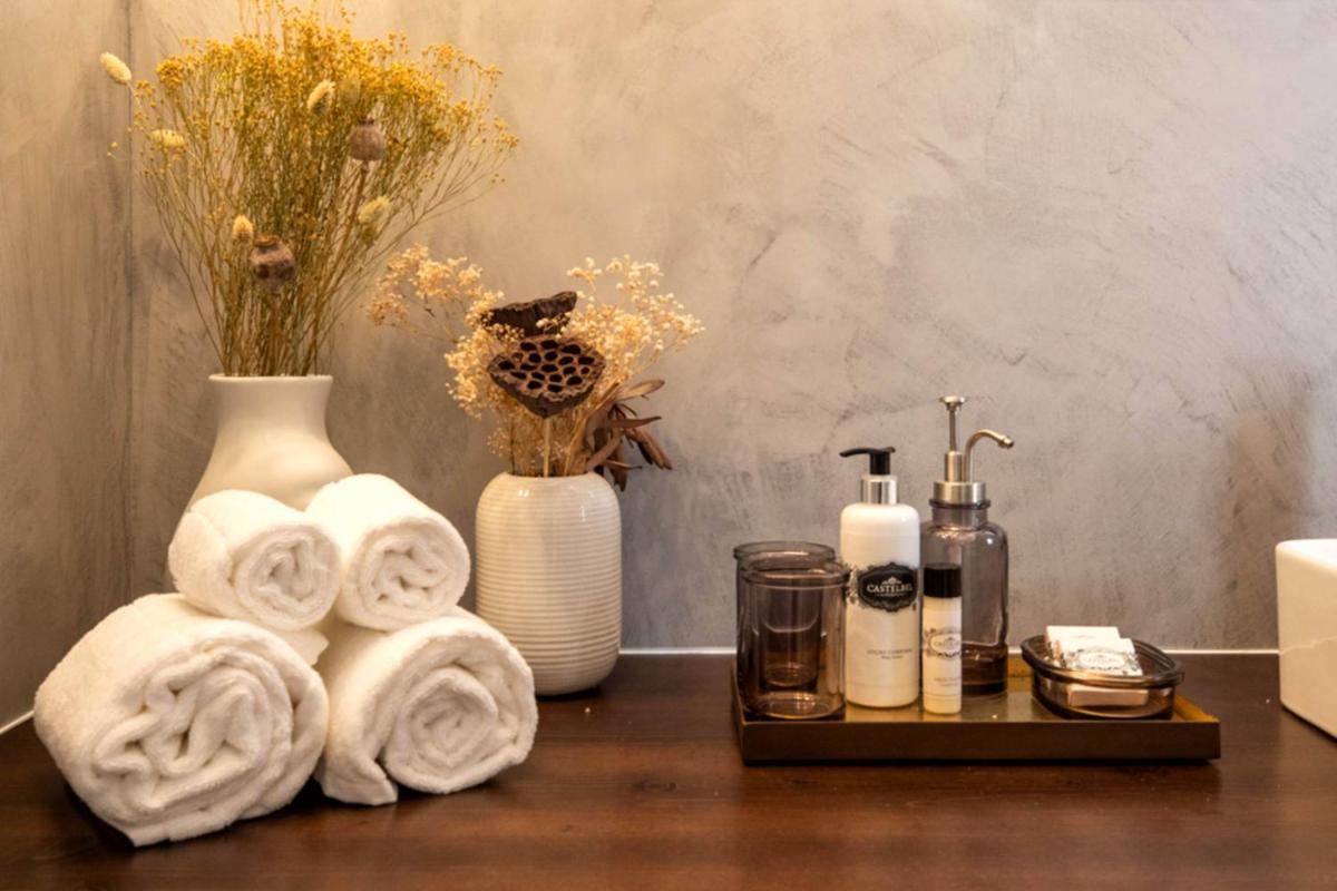 Harbour Inn Design Townhouse - Housity