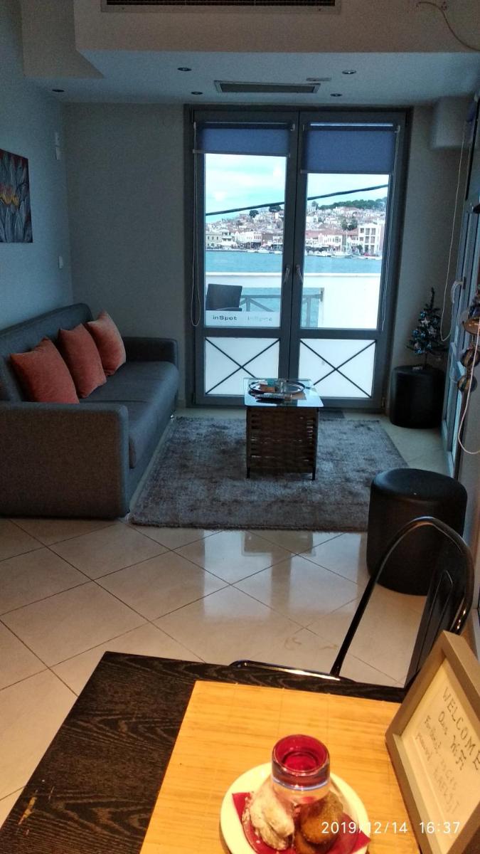 Mitilene Harbour Central - Housity