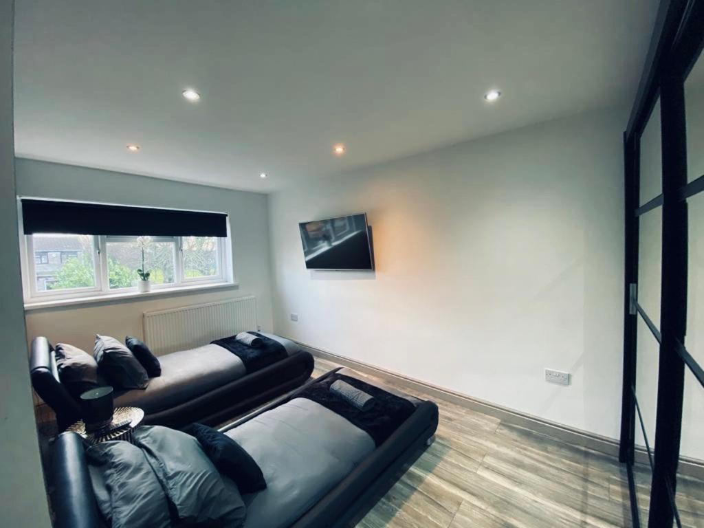 Birmingham Modern & Stylish 3 Bedroom House - Housity