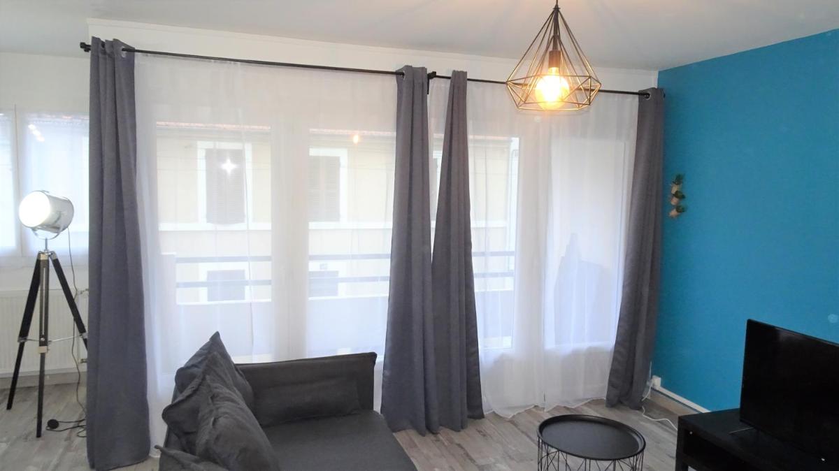 Grand appartement T3/T4 proche des berges du Cher - Housity