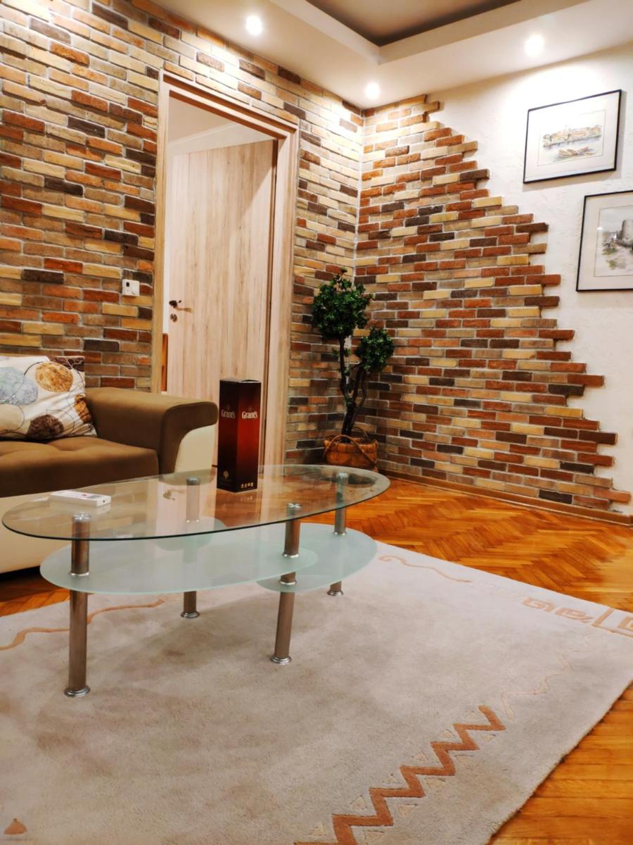 V2 with Love - Vintage Modern and Spacious - Housity