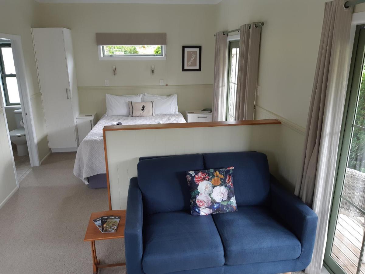 Clive Colonial Cottages - Housity