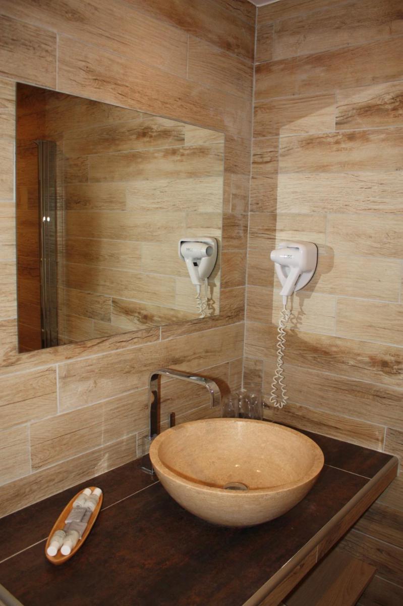 Salle de bains dans l'établissement Mas De La Senancole & Spa