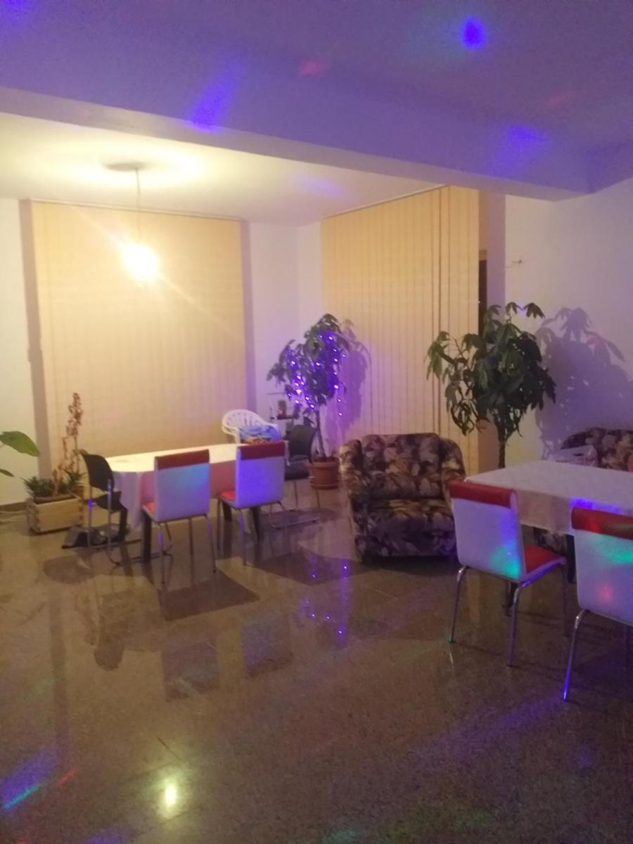 Vila Elena si Ionut - Housity