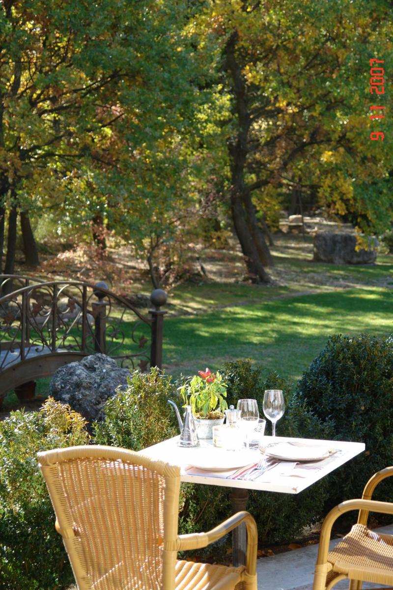 Jardin de l'établissement Mas De La Senancole & Spa