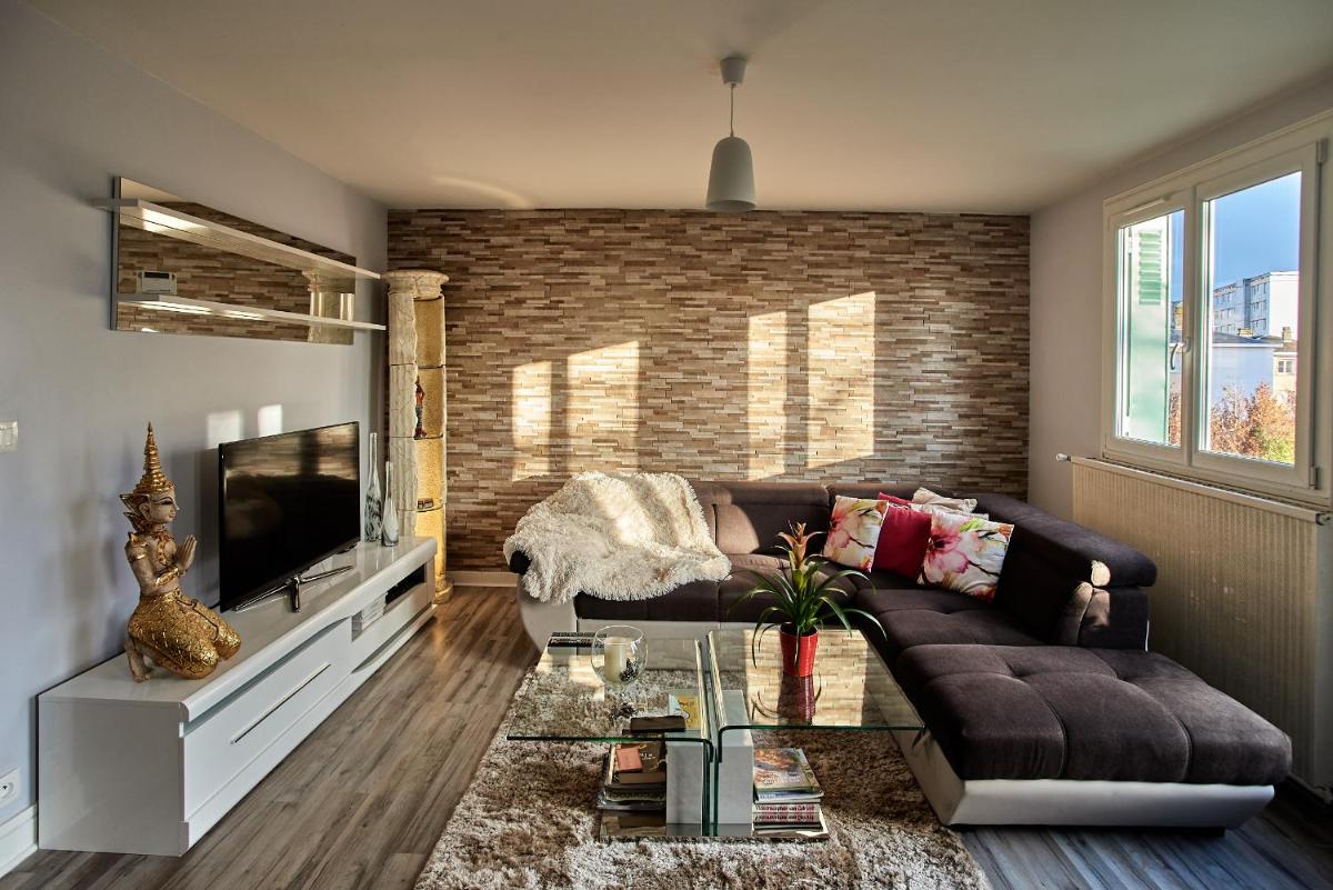 Chambres à louer dans appartement Balcon - wifi - parking gratuit - Housity