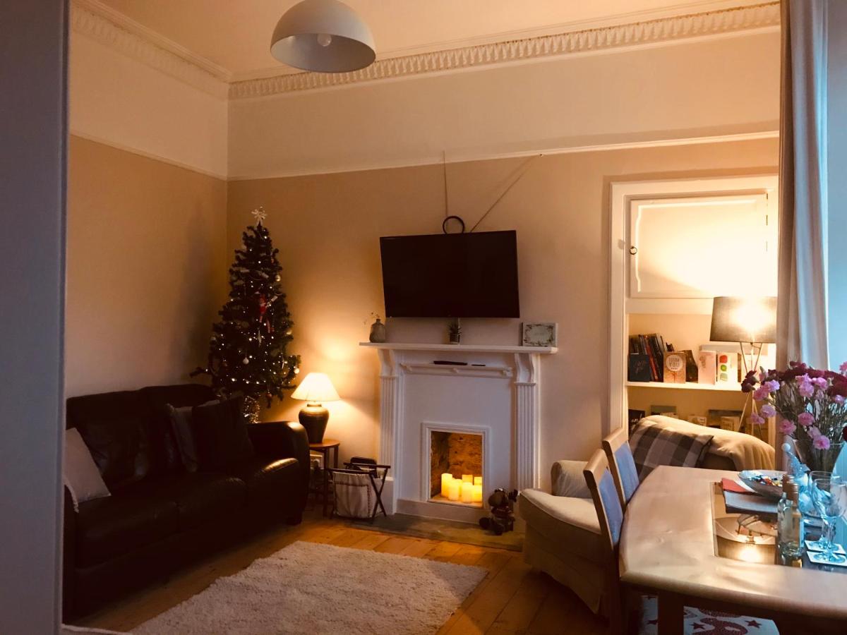 A Wee Cottage In Dunfermline - Housity