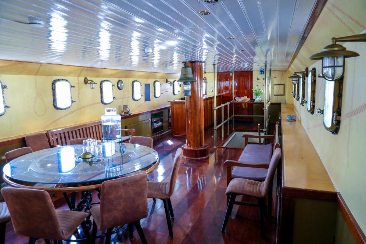 Suitetrails - B&B Sailing Ship Summertime