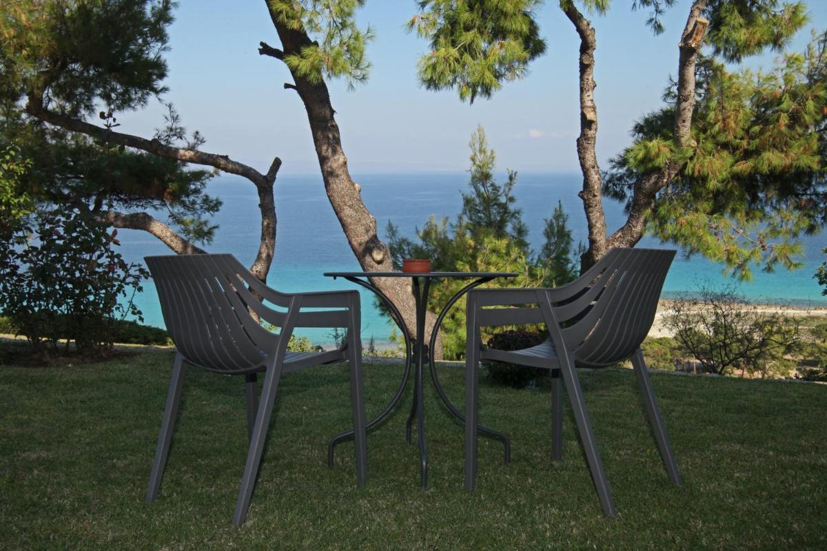 Sea View Apollo Apartments & Studios in Afytos - Housity