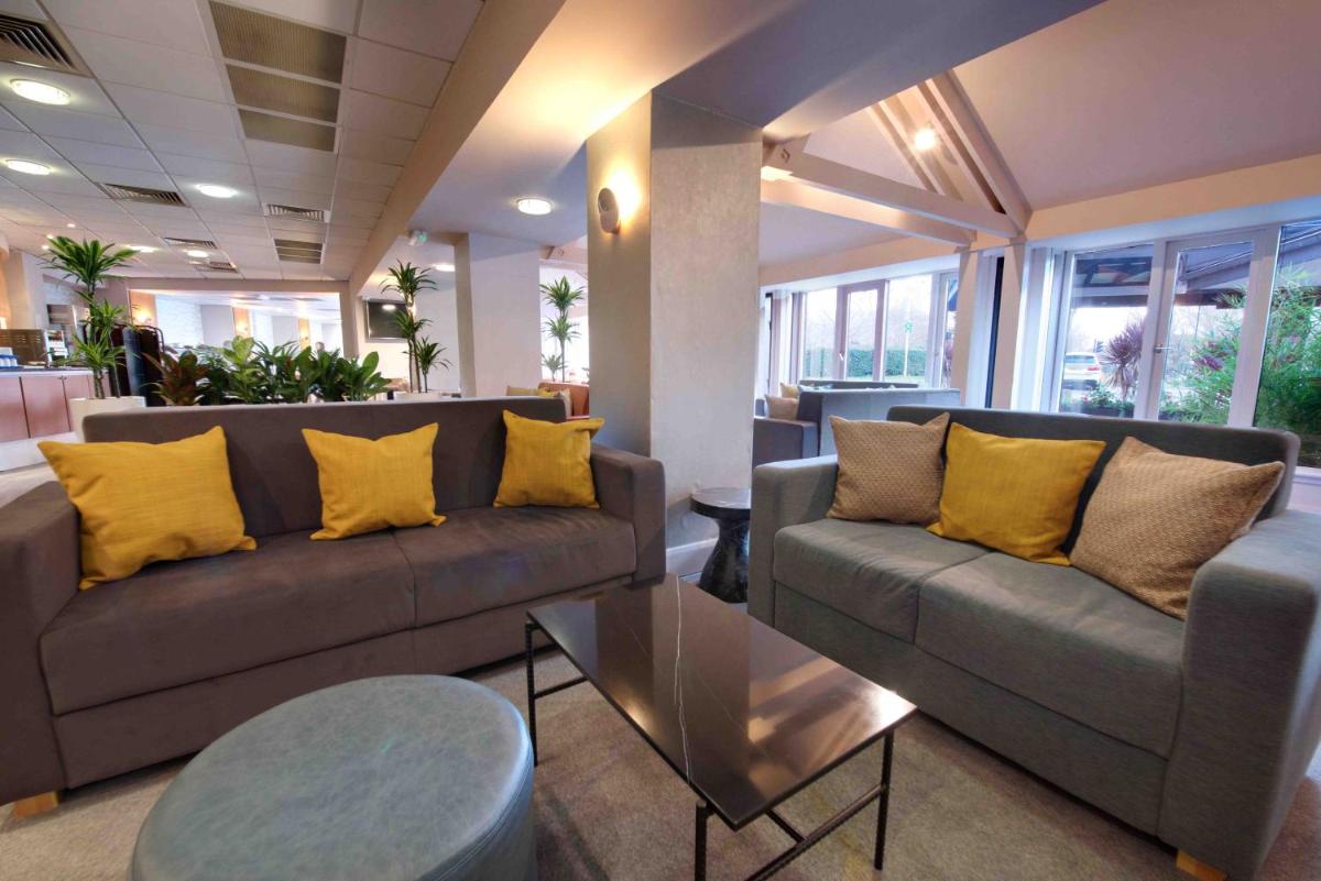 Waterloo Hub Hotel and Suites - Housity