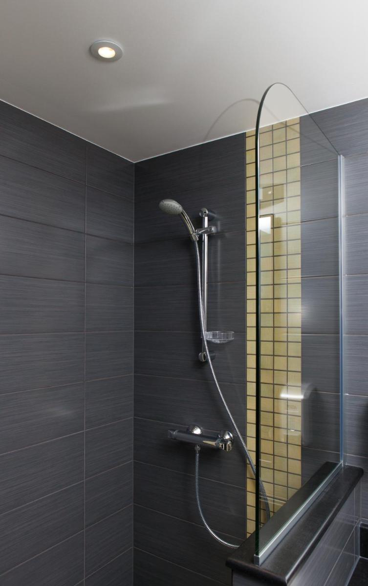 Salle de bains dans l'établissement Hotel Restaurant Le Cleebourg
