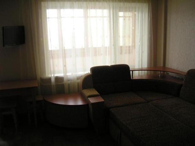 Nadii Alekseenko 100. Вокзал - Housity
