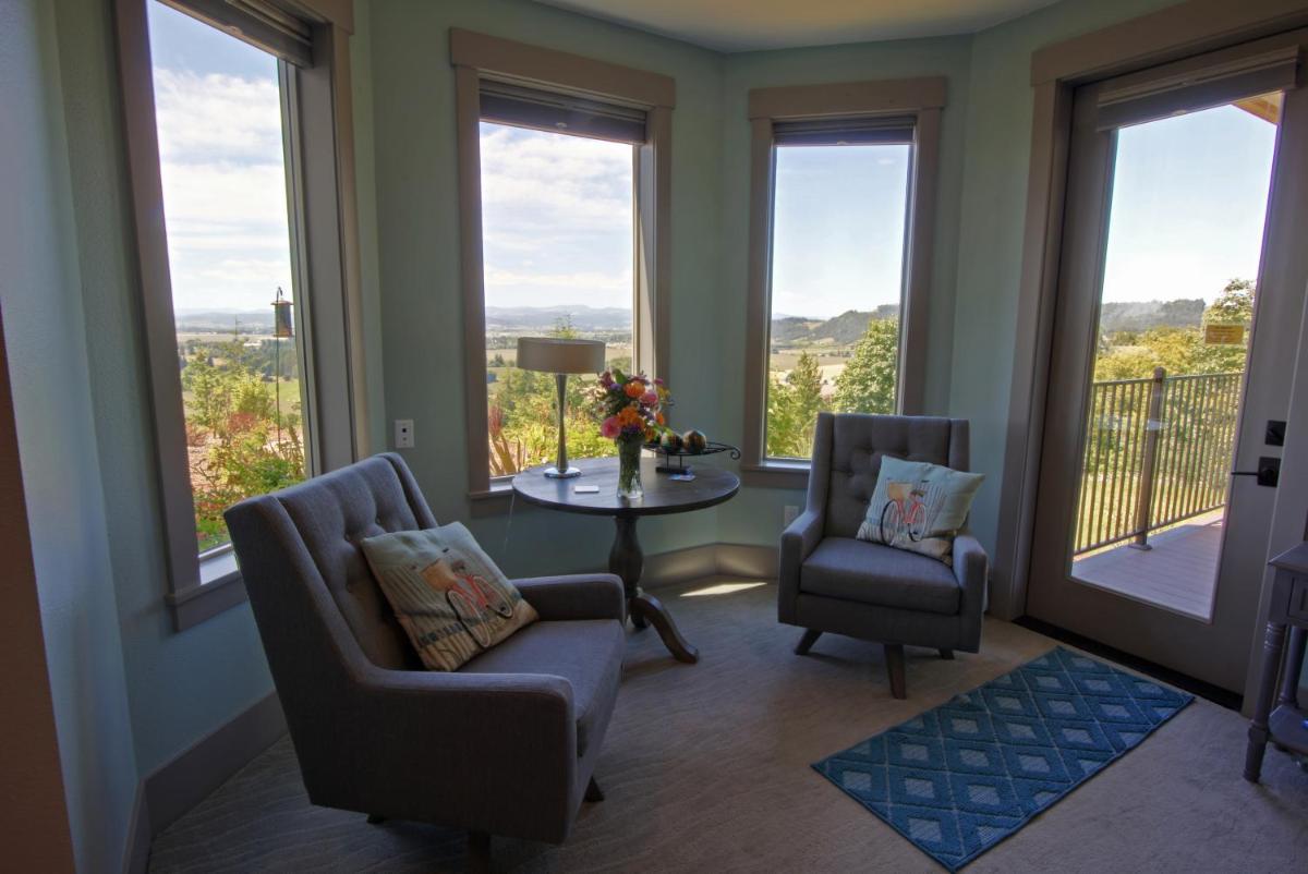 Bella Collina Bed and Breakfast - Housity