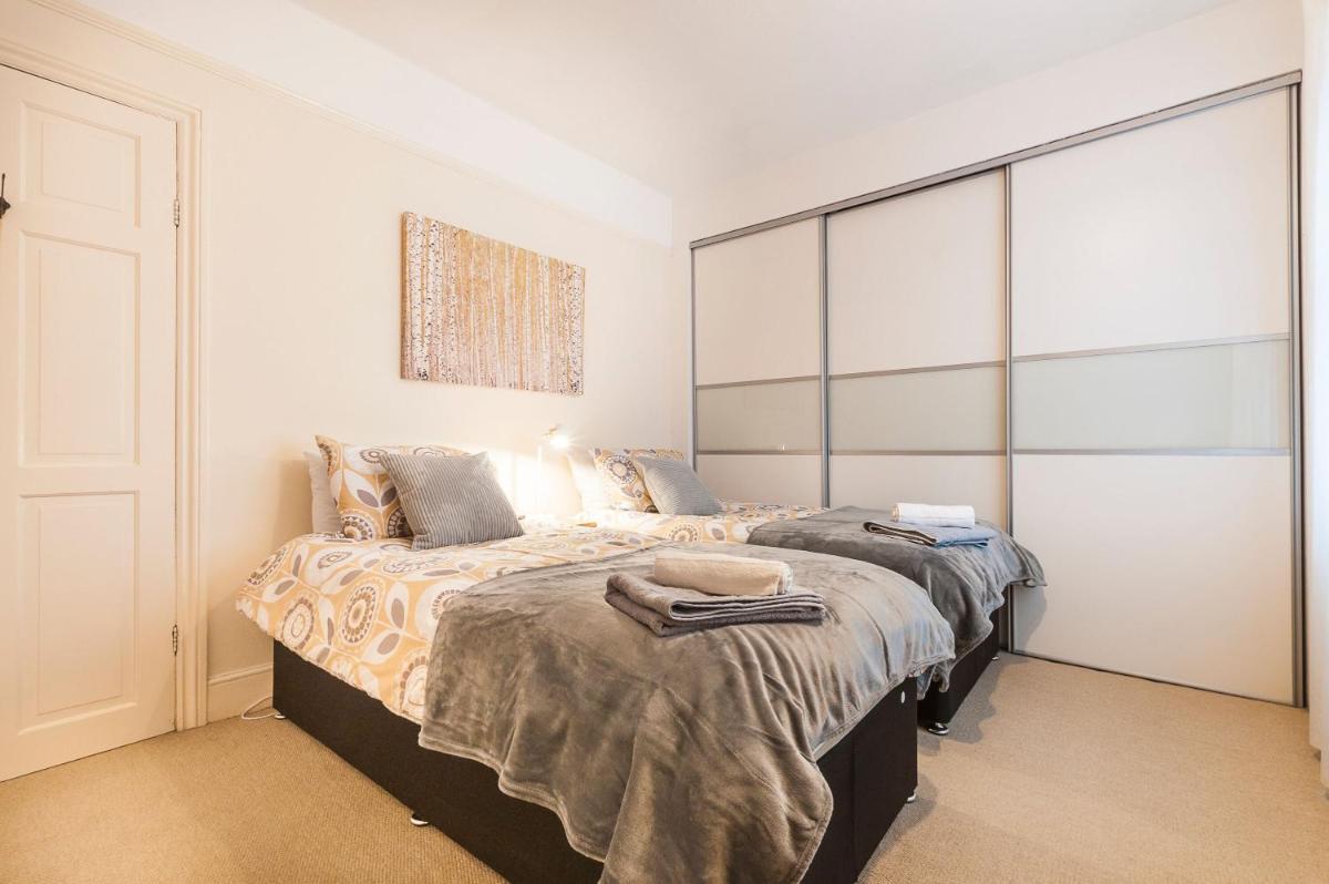 Radford Place - Central Exeter - Patio & Garden - Beach - Chiefs - Uni -WiFi - Housity