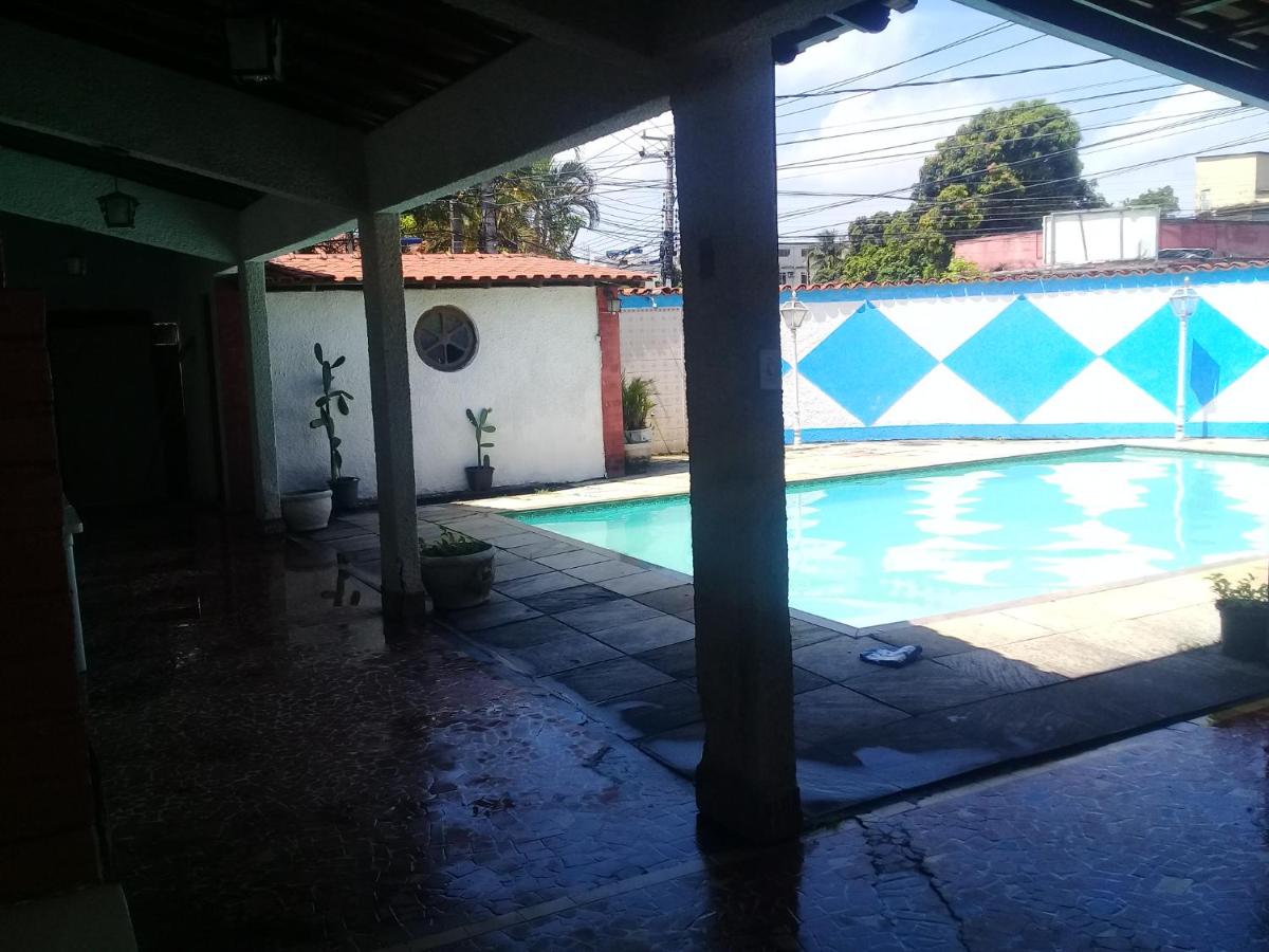 Casarão com piscina e churrasqueira - Housity