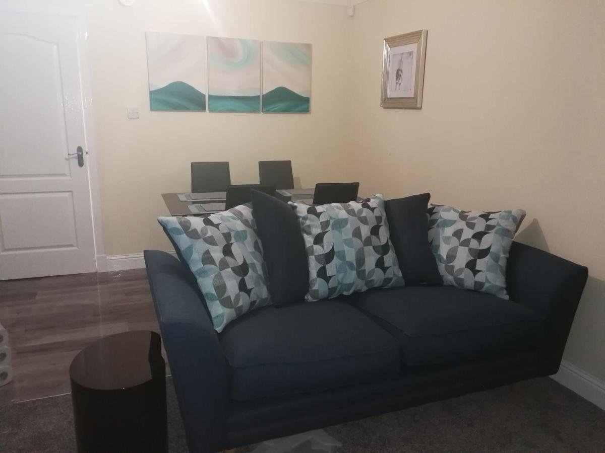 Stewartfield Gardens Apartment - Housity