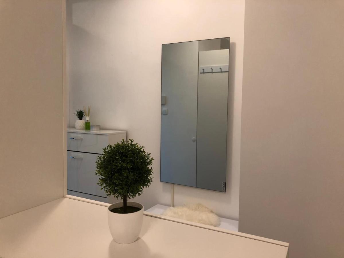 Modern center studio under the castle II FREE PARKING - Housity