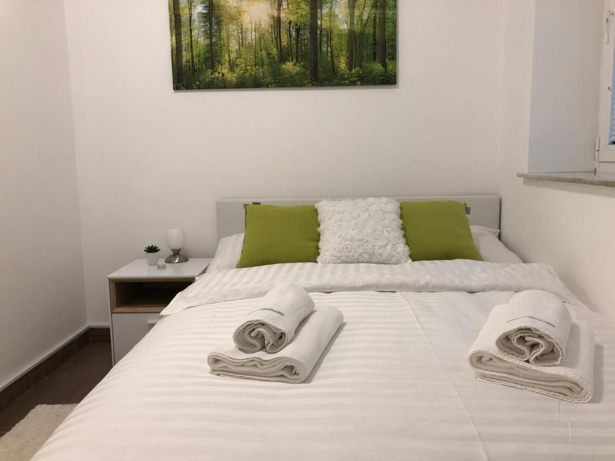 Modern center studio under the castle II FREE PARKING - Housity