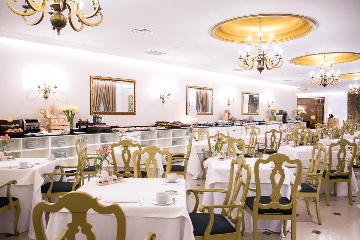 Un restaurante o sitio para comer en Eurostars Hotel de la Reconquista