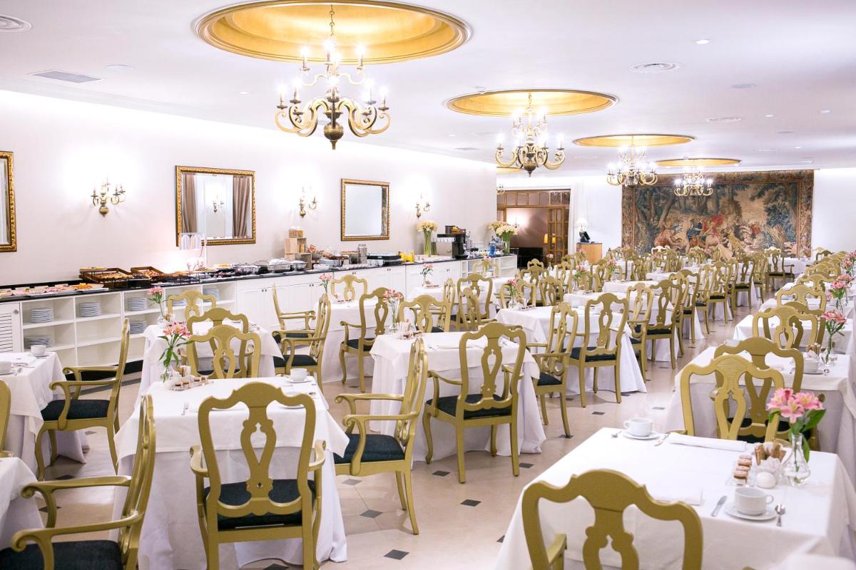 Un restaurante o sitio para comer en Eurostars Hotel de la Reconquista