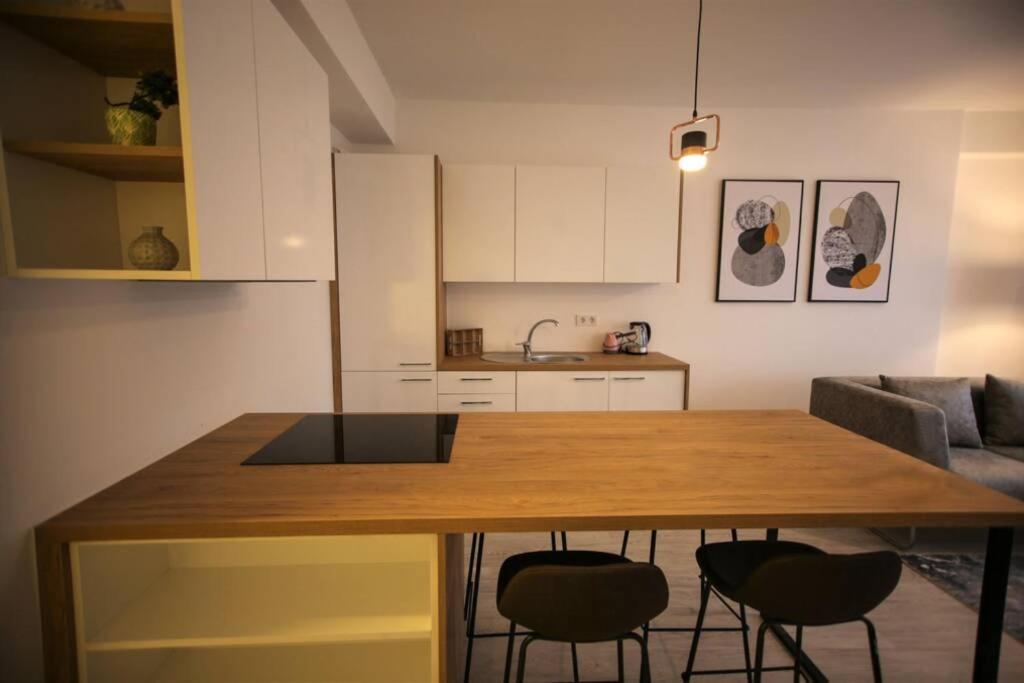 LINA - PRN, Central Prishtina - Housity