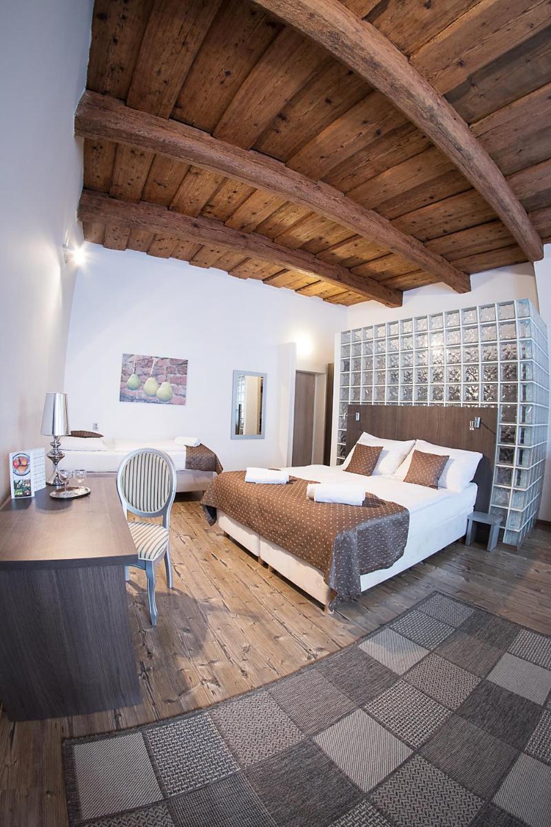 Hotel U Tří hrušek suites & apartments - Housity