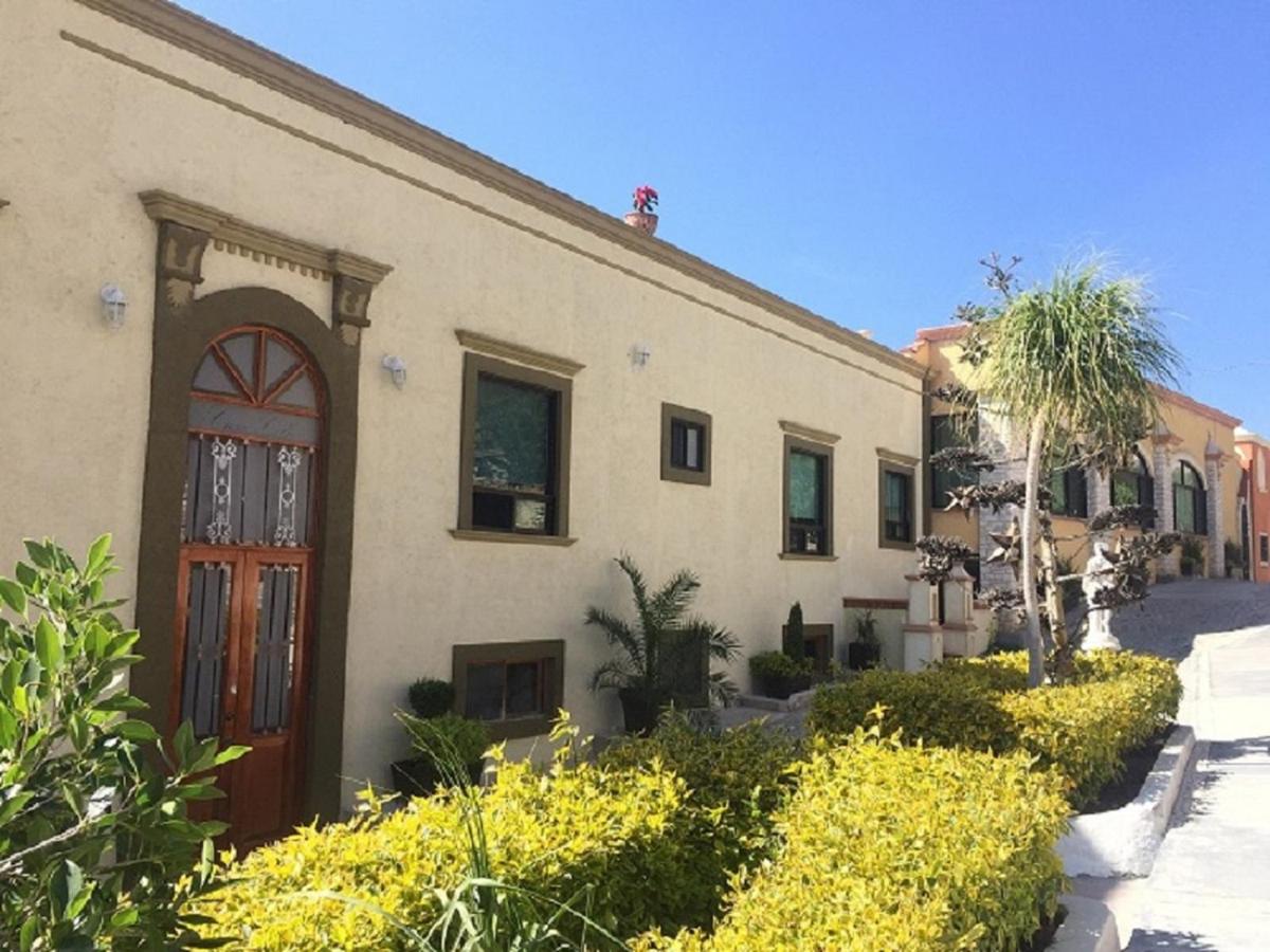 Casa Celia Hotel Restaurante - Housity
