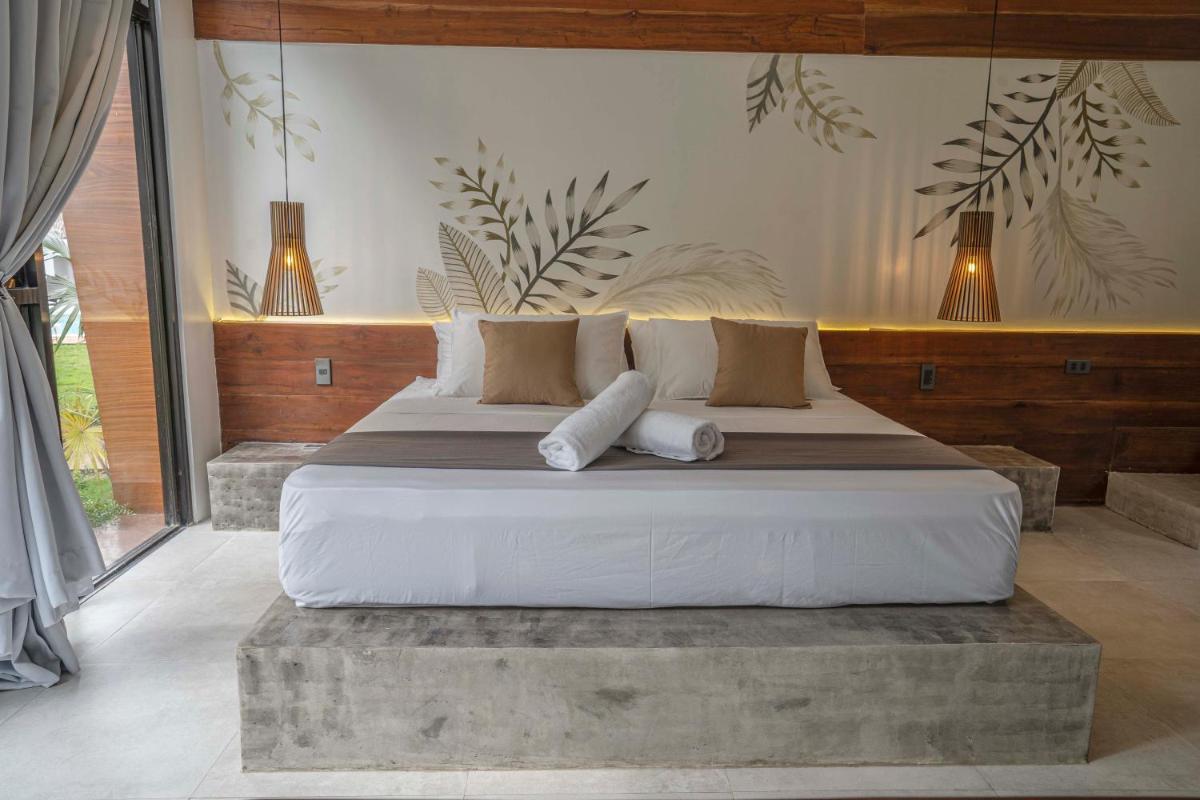 Bird of Paradise - Housity