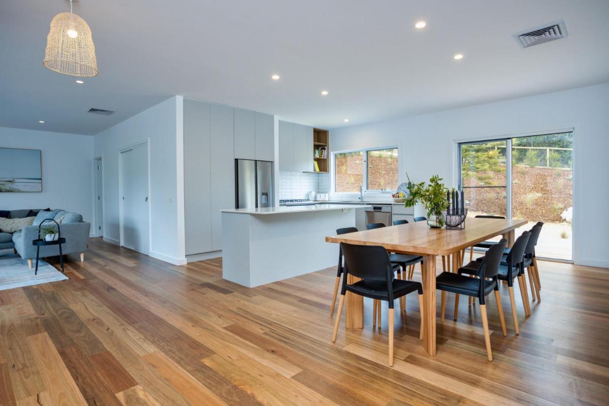 Molly's Beach House: - Housity