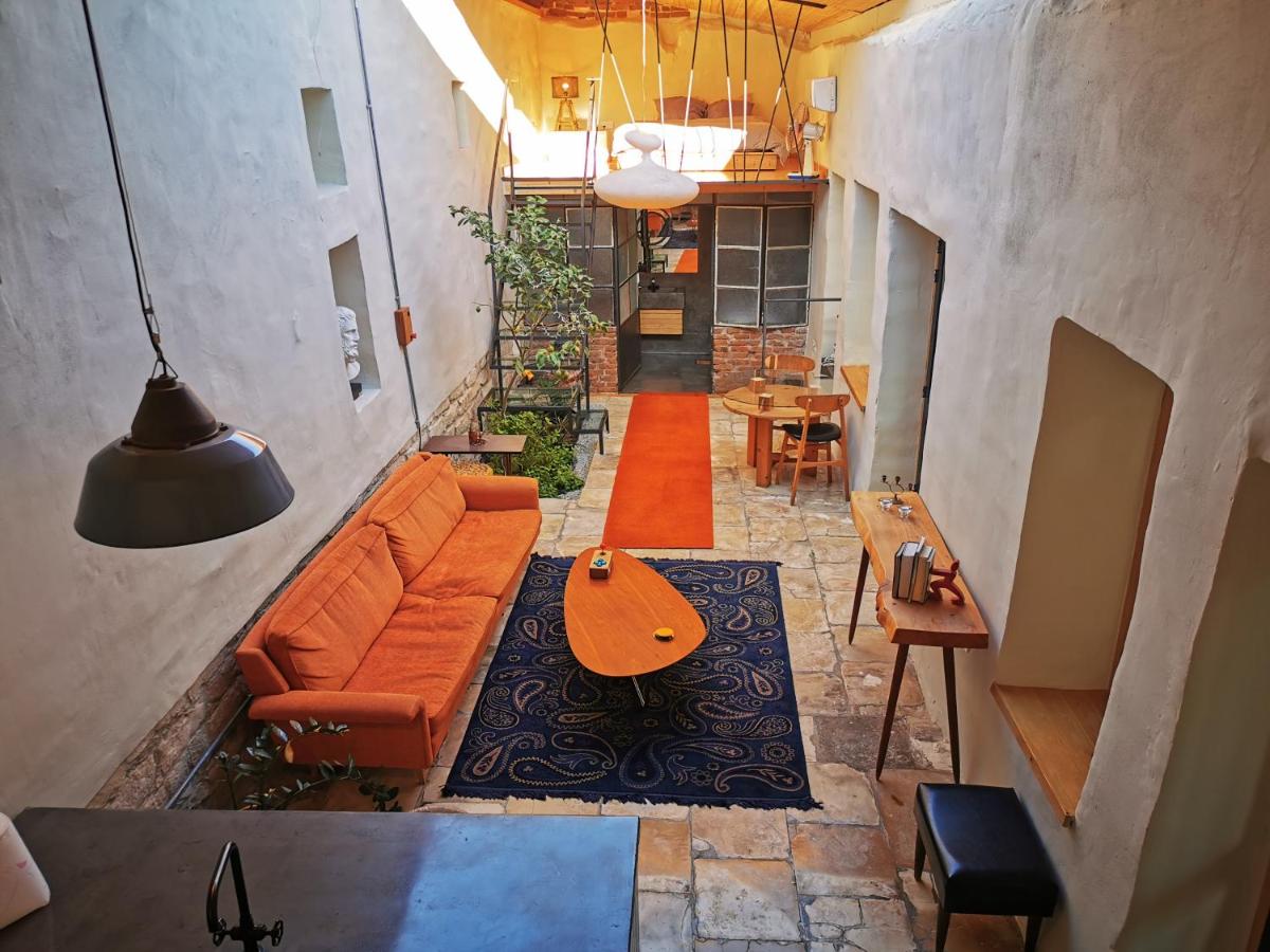 The Cabrio House- Unique CITY CENTER loft with Garden - Housity