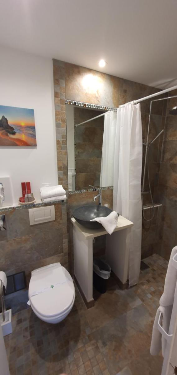 Hotel Cote d'Argent - Housity