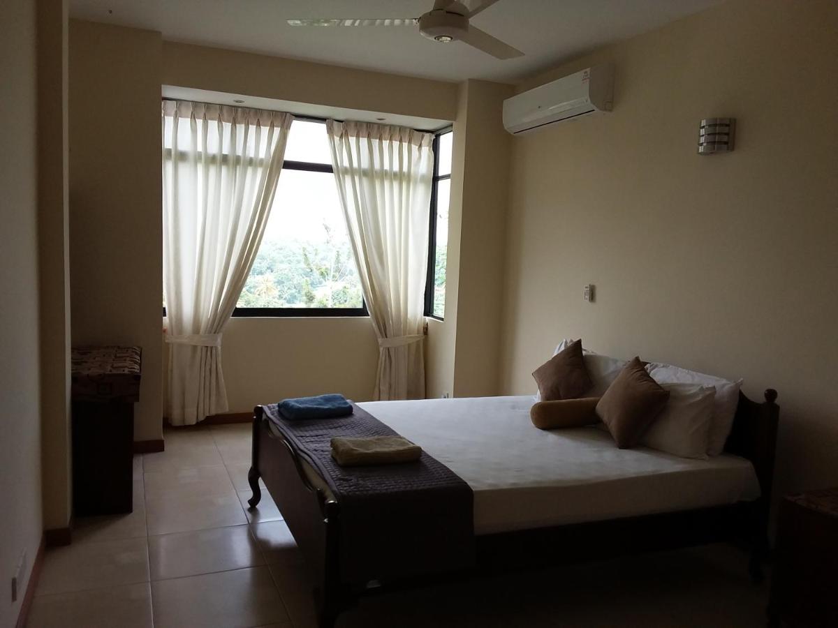 Kandy Sunrise - Housity