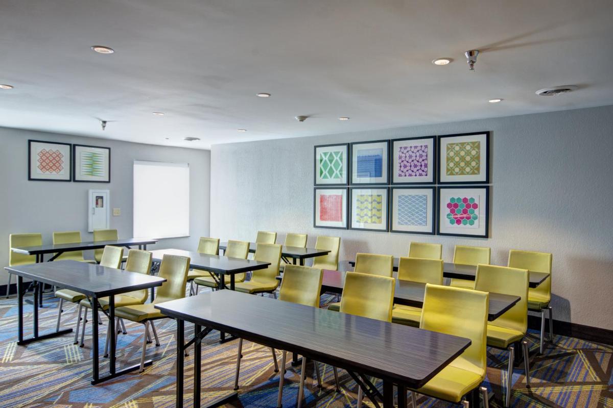 Holiday Inn Express Columbus South - Obetz by IHG - Housity