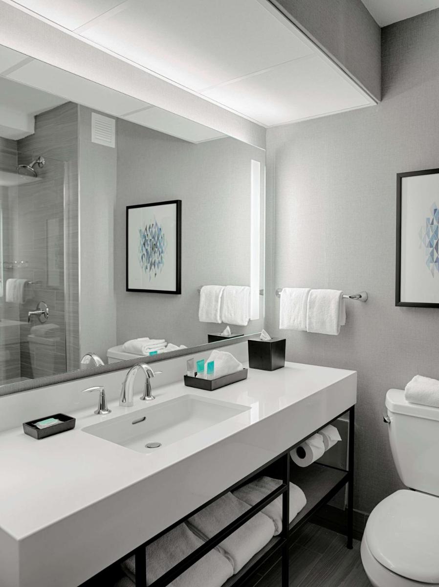 Hyatt Regency Louisville - Housity