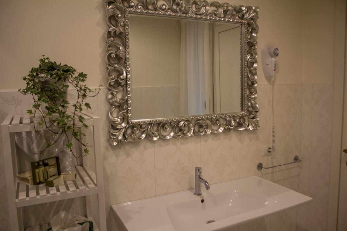 Cavour44 - Palazzo Canossa - Housity