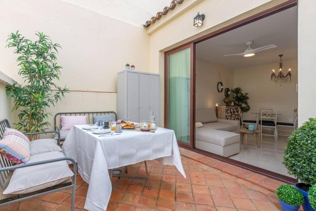 Lumbreras Deluxe Suite by Valcambre - Housity