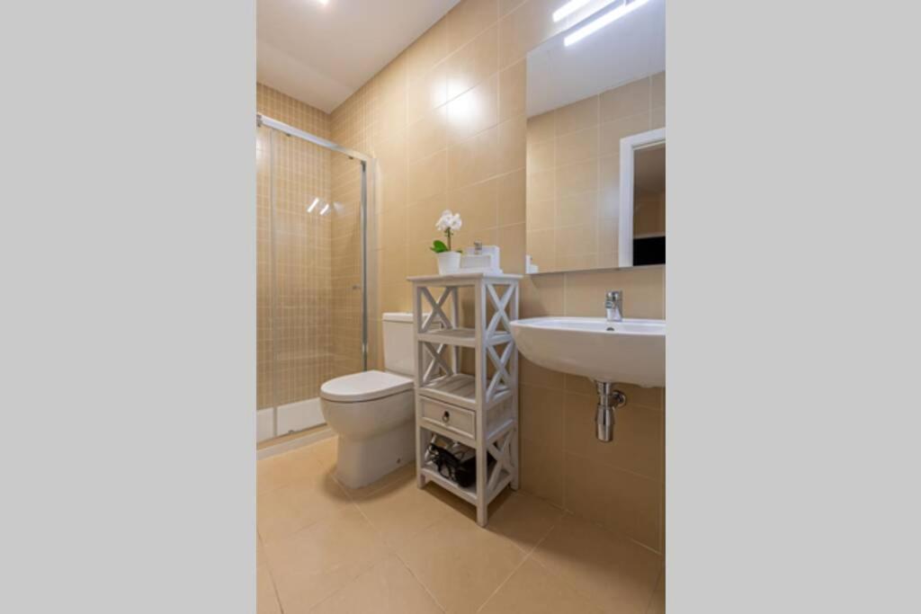 Lumbreras Deluxe Suite by Valcambre - Housity