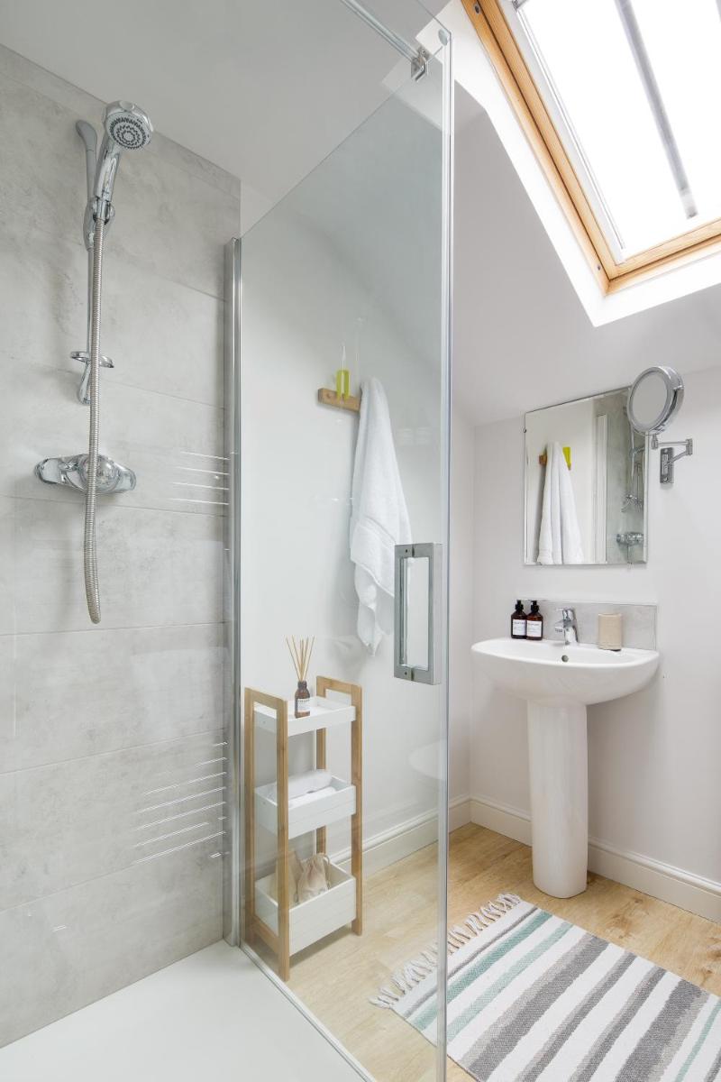 Harewood Estate Cottages - Housity