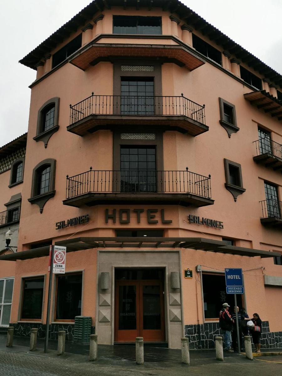 Hotel Salmones - Housity