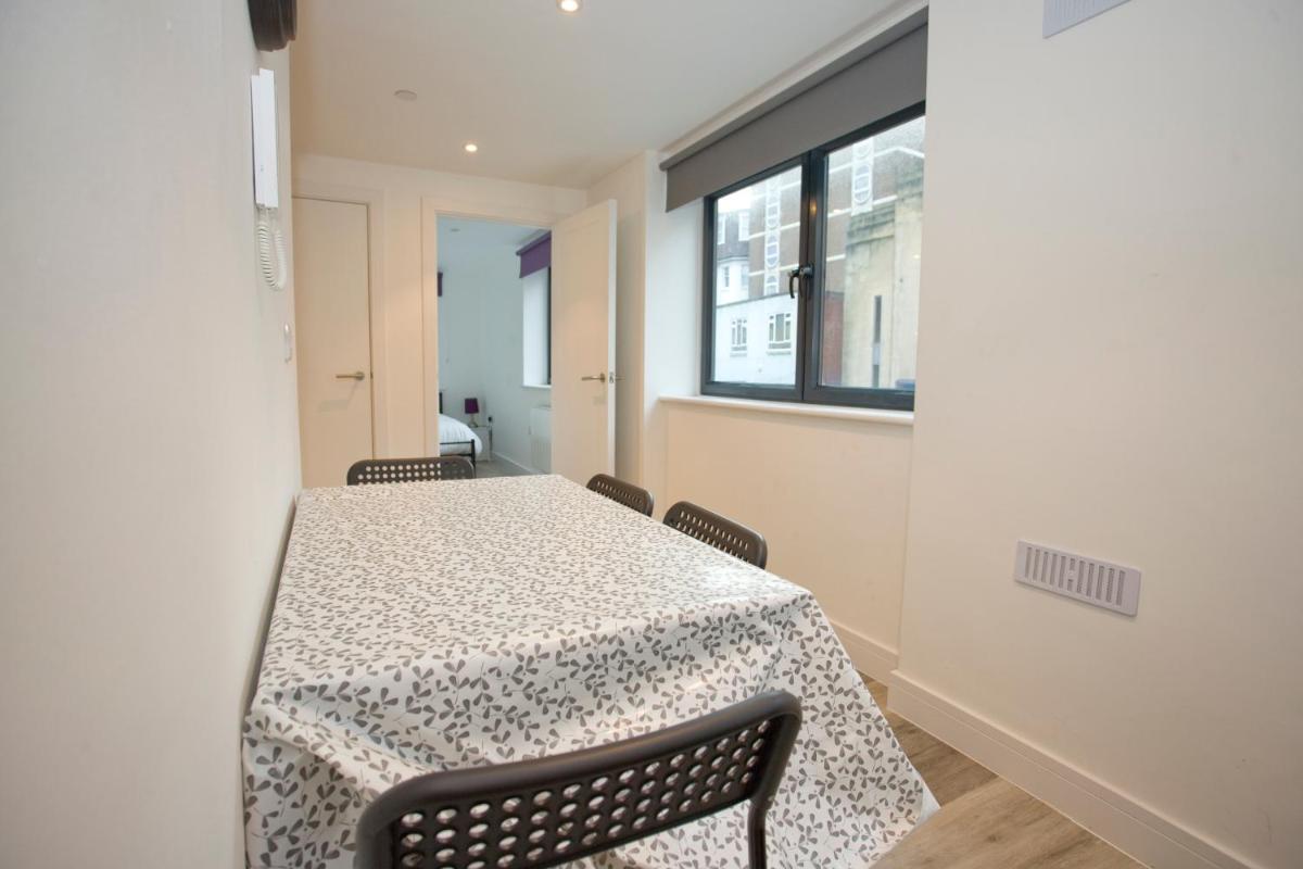 8 Compass Point - Housity