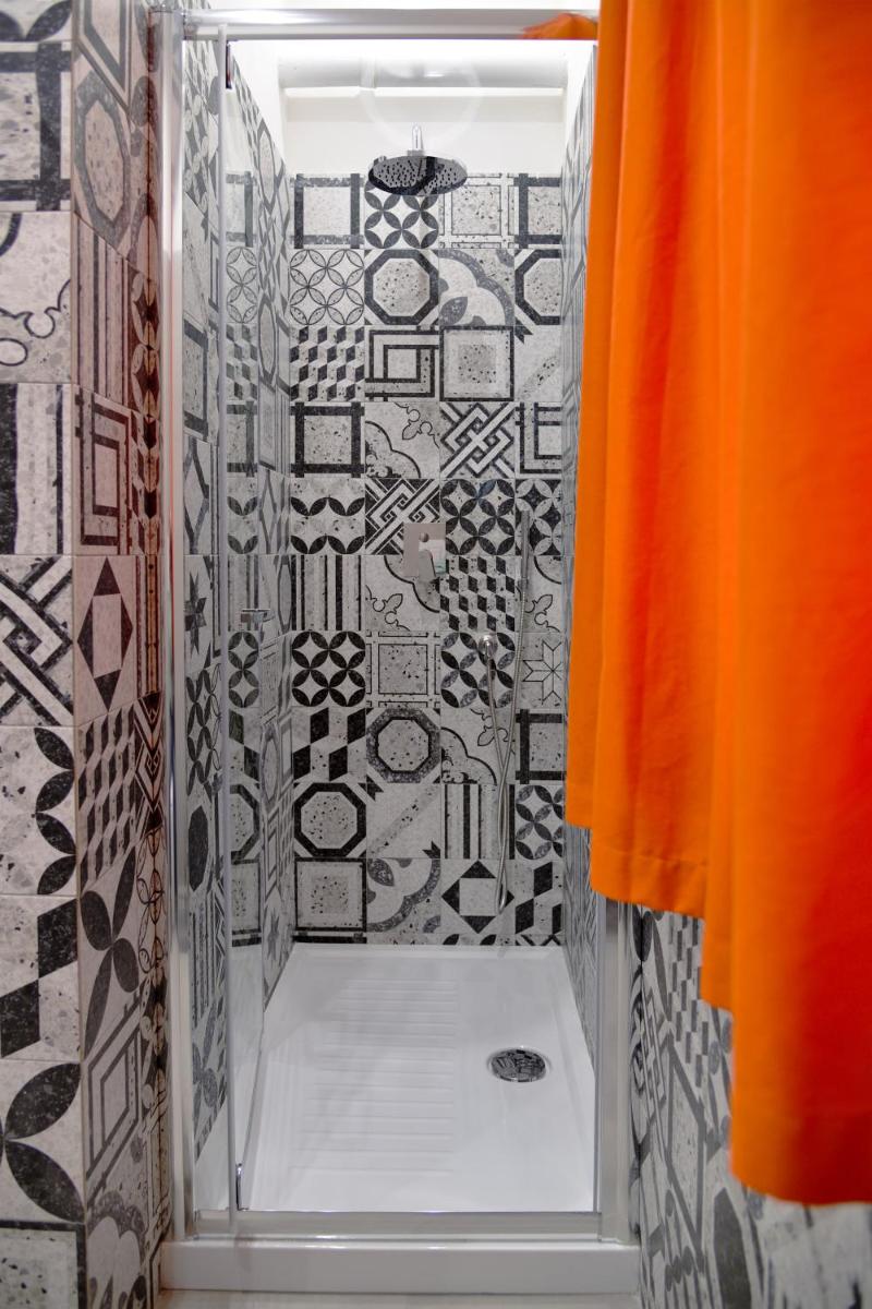 Chapeau Apartment - Housity