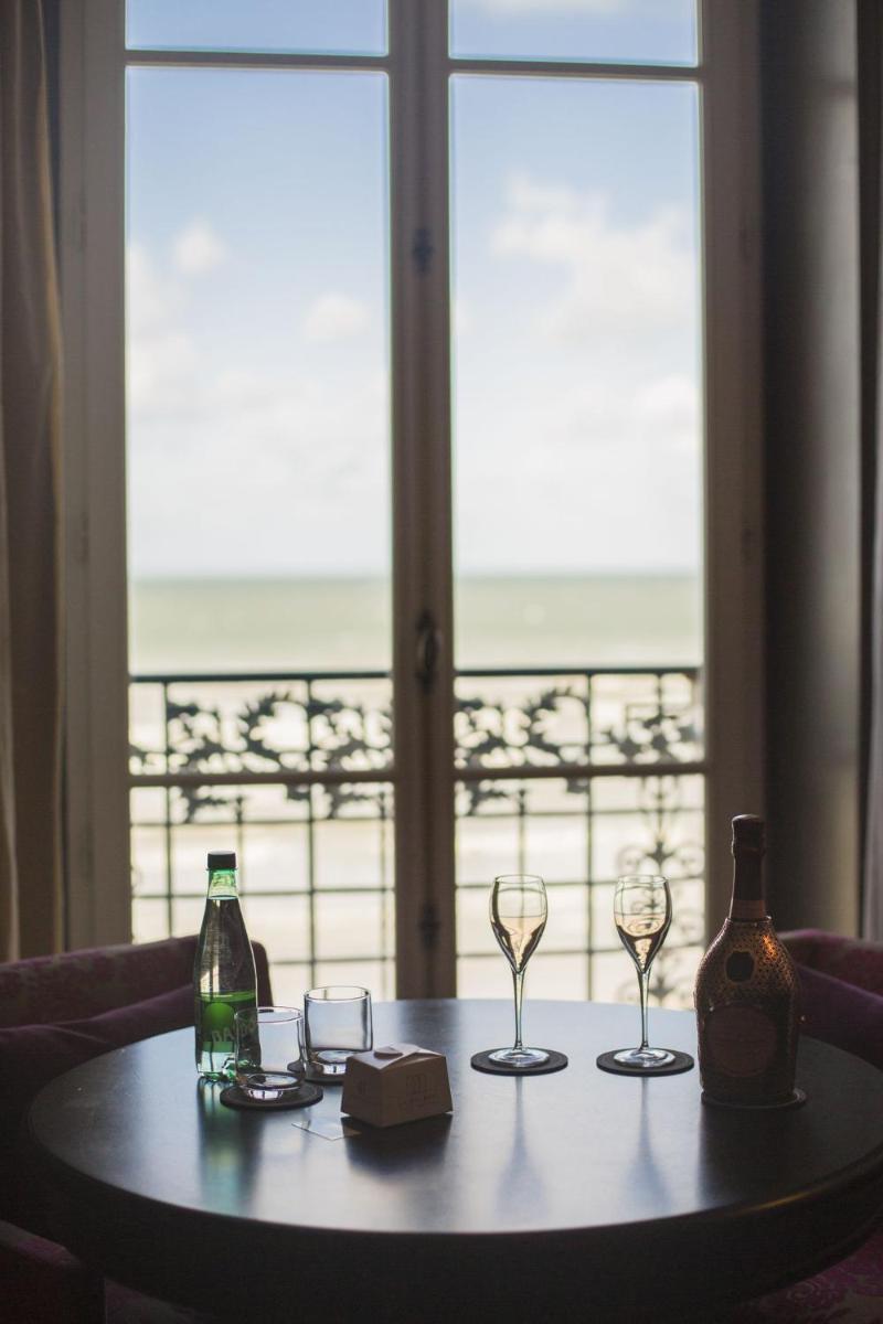 Boissons dans l'établissement Le Grand Hotel de Cabourg - MGallery Collection