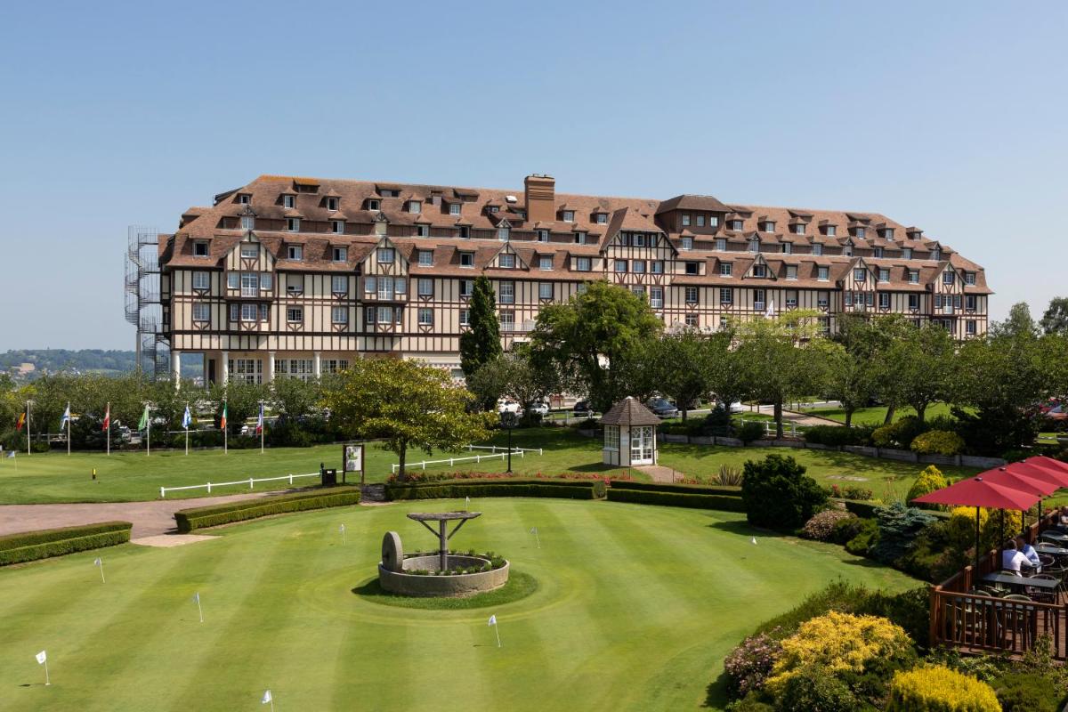 Golf sur le terrain de l'hôtel ou à proximité
