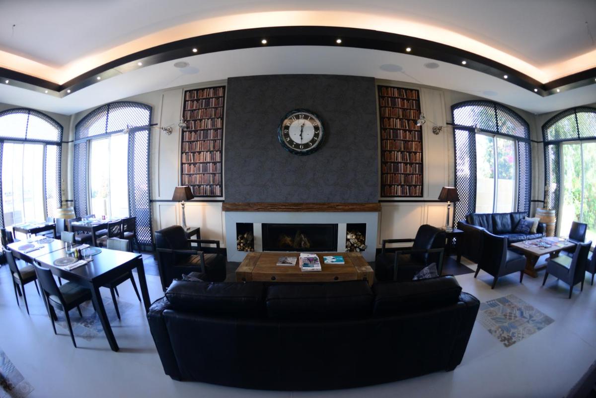 Lamunia Hotel - Housity