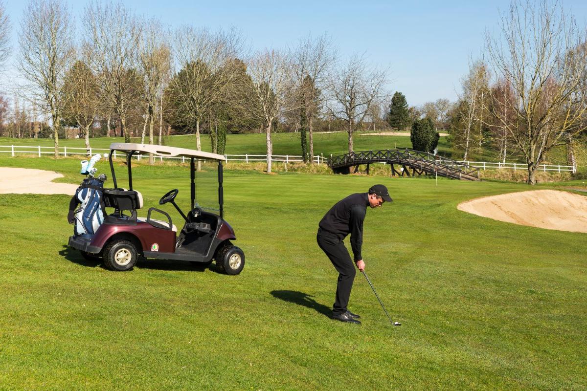 Golf sur le terrain de l'hôtel ou à proximité