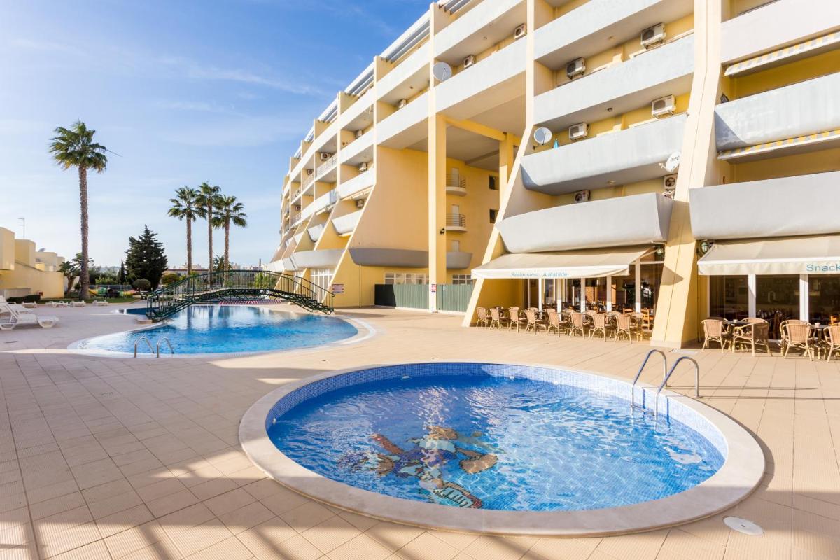IM On Meia Praia Terrasse - Housity