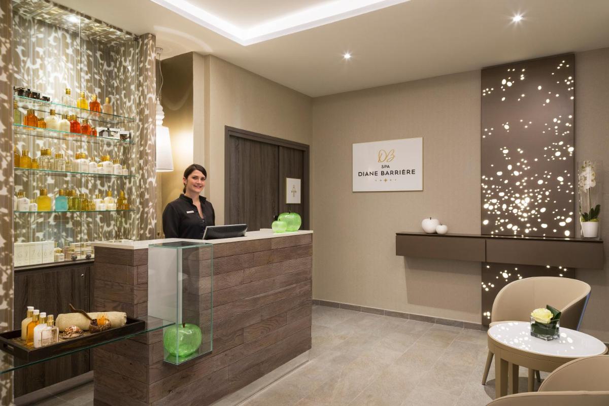Clients de l'établissement Hôtel Barrière L'Hôtel du Golf