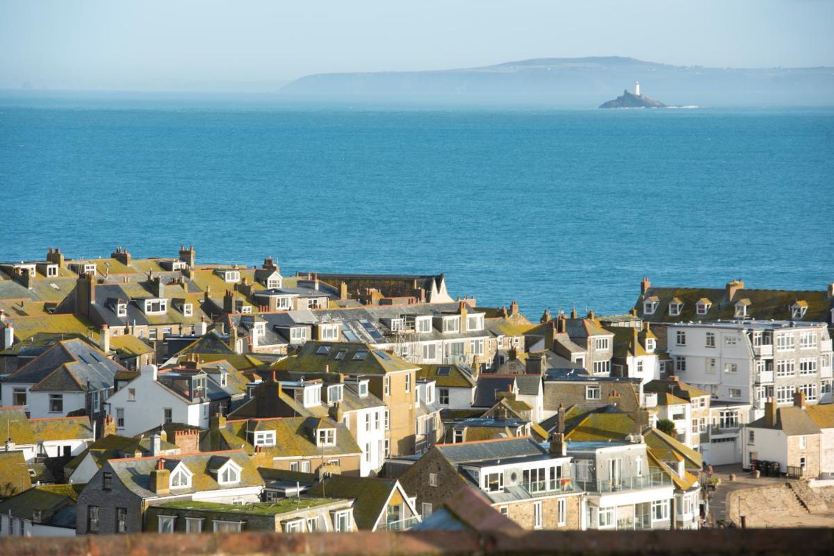 Waves Apartment, St Ives - Housity