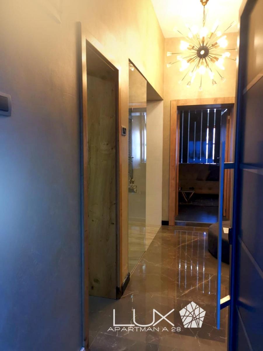 Lux A28 - Housity